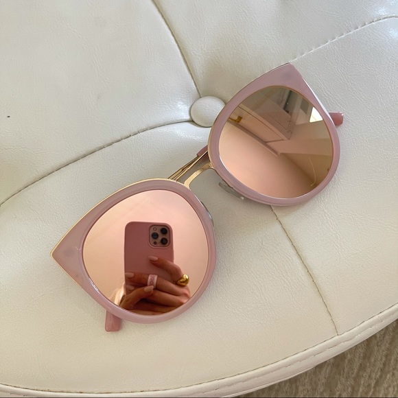 Pink Mirrored Sunglasses NWT - Picture 3 of 4